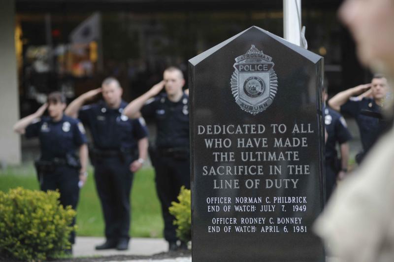 dedication_monument